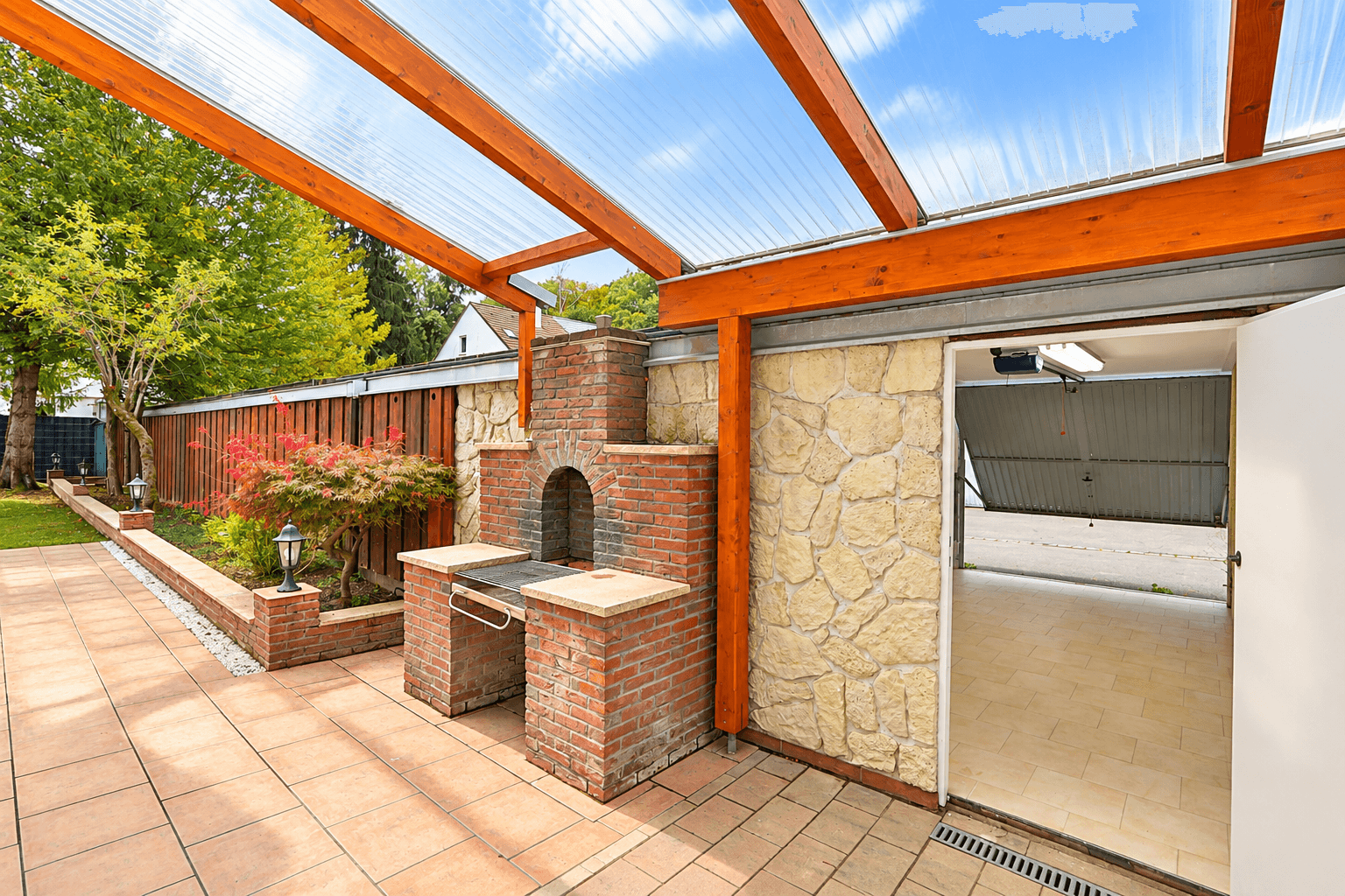 Prodej domu 205 m², pozemek 500 m², Hainbuchen Str. 18, Taufkirchen, Bavorsko Prodej domu 205 m², pozemek 500 m², Hainbuchen Str. 18, Taufkirchen, Bavorsko