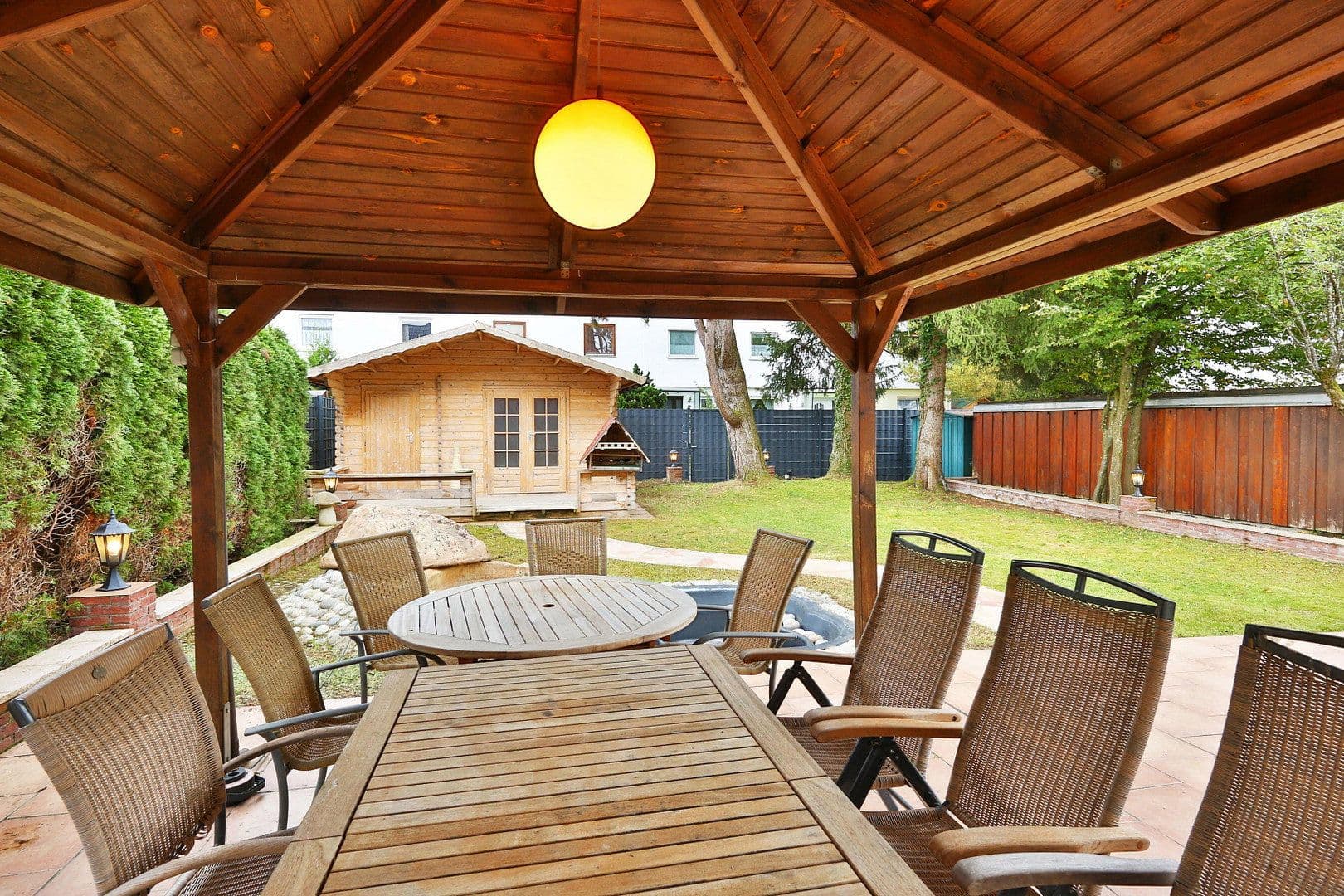 Prodej domu 205 m², pozemek 500 m², Hainbuchen Str. 18, Taufkirchen, Bavorsko Prodej domu 205 m², pozemek 500 m², Hainbuchen Str. 18, Taufkirchen, Bavorsko