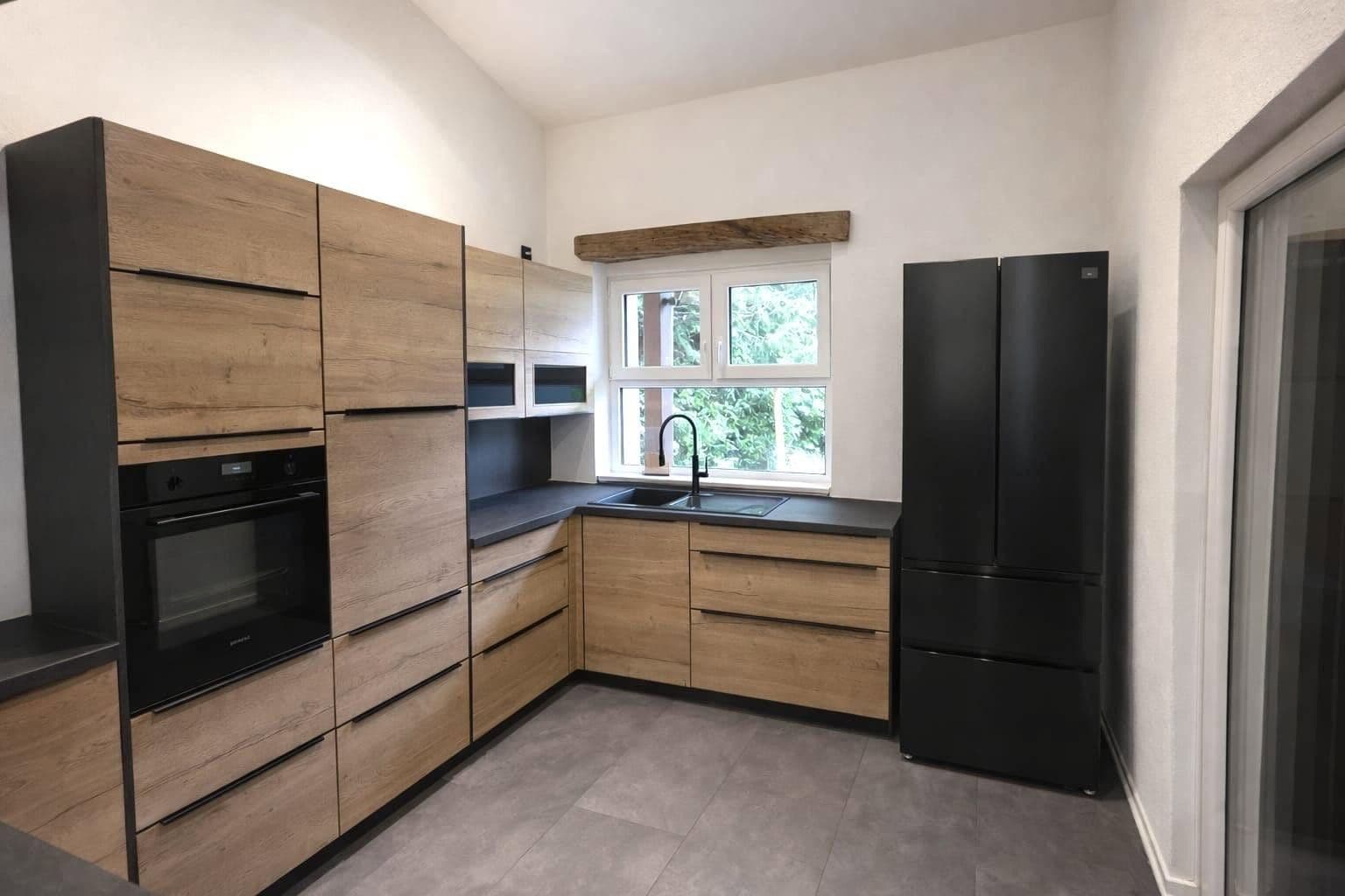 Prodej domu 200 m², pozemek 6.000 m², Münchhausen, Hessen Prodej domu 200 m², pozemek 6.000 m², Münchhausen, Hessen
