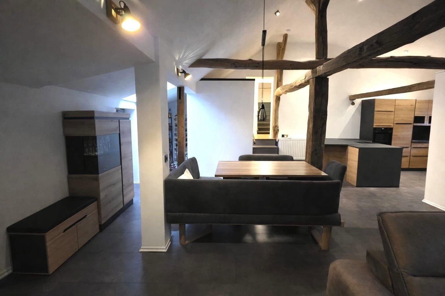 Prodej domu 200 m², pozemek 6.000 m², Münchhausen, Hessen Prodej domu 200 m², pozemek 6.000 m², Münchhausen, Hessen
