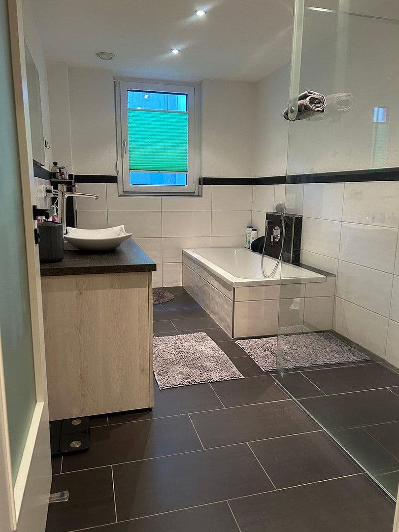 Prodej domu 206 m², pozemek 490 m², Rheinau, Bádensko-Württembersko Prodej domu 206 m², pozemek 490 m², Rheinau, Bádensko-Württembersko