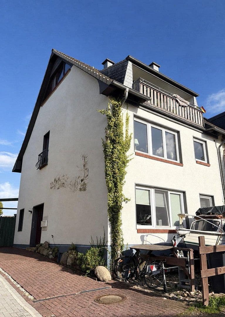 Prodej domu 300 m², pozemek 313 m², Kiel, Šlesvicko-Holštýnsko Prodej domu 300 m², pozemek 313 m², Kiel, Šlesvicko-Holštýnsko