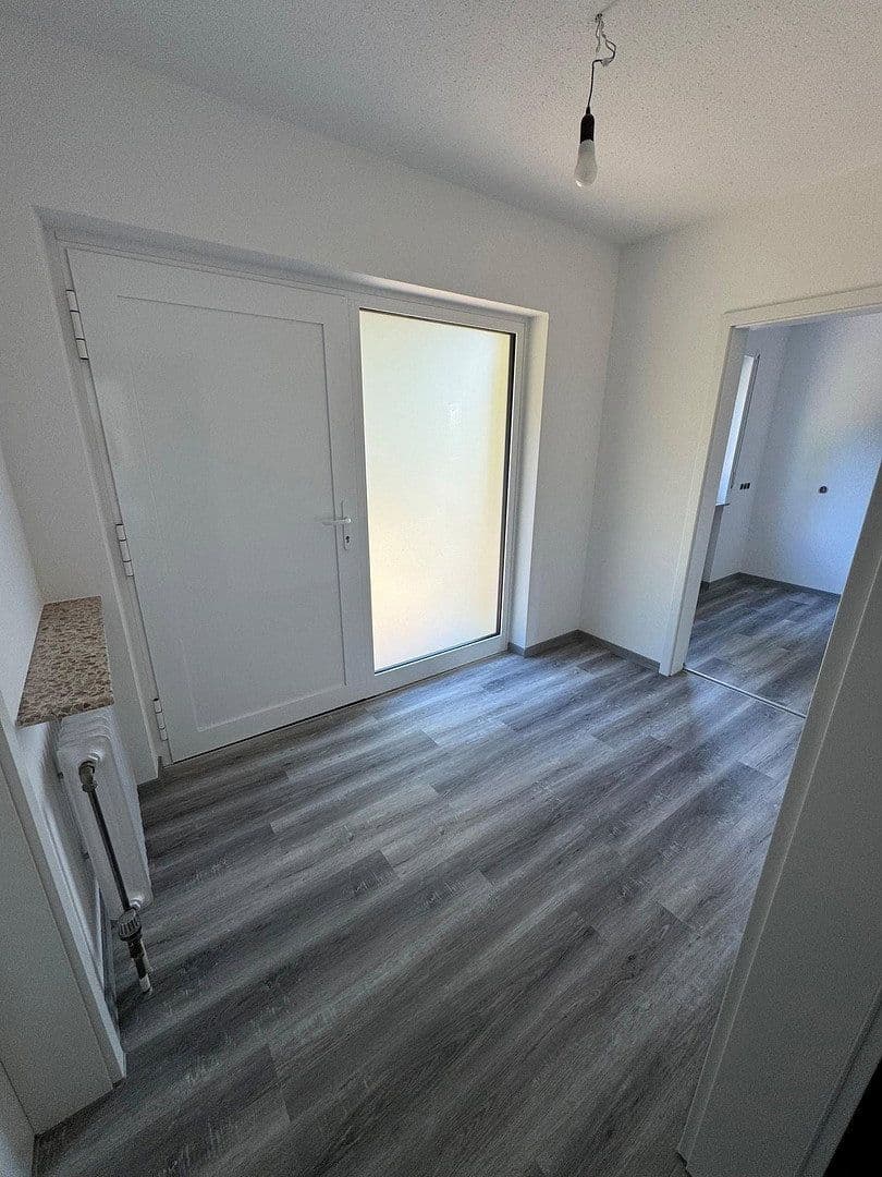 Prodej domu 167 m², pozemek 694 m², Königsberger Strasse 31, Baiersdorf, Bavorsko Prodej domu 167 m², pozemek 694 m², Königsberger Strasse 31, Baiersdorf, Bavorsko