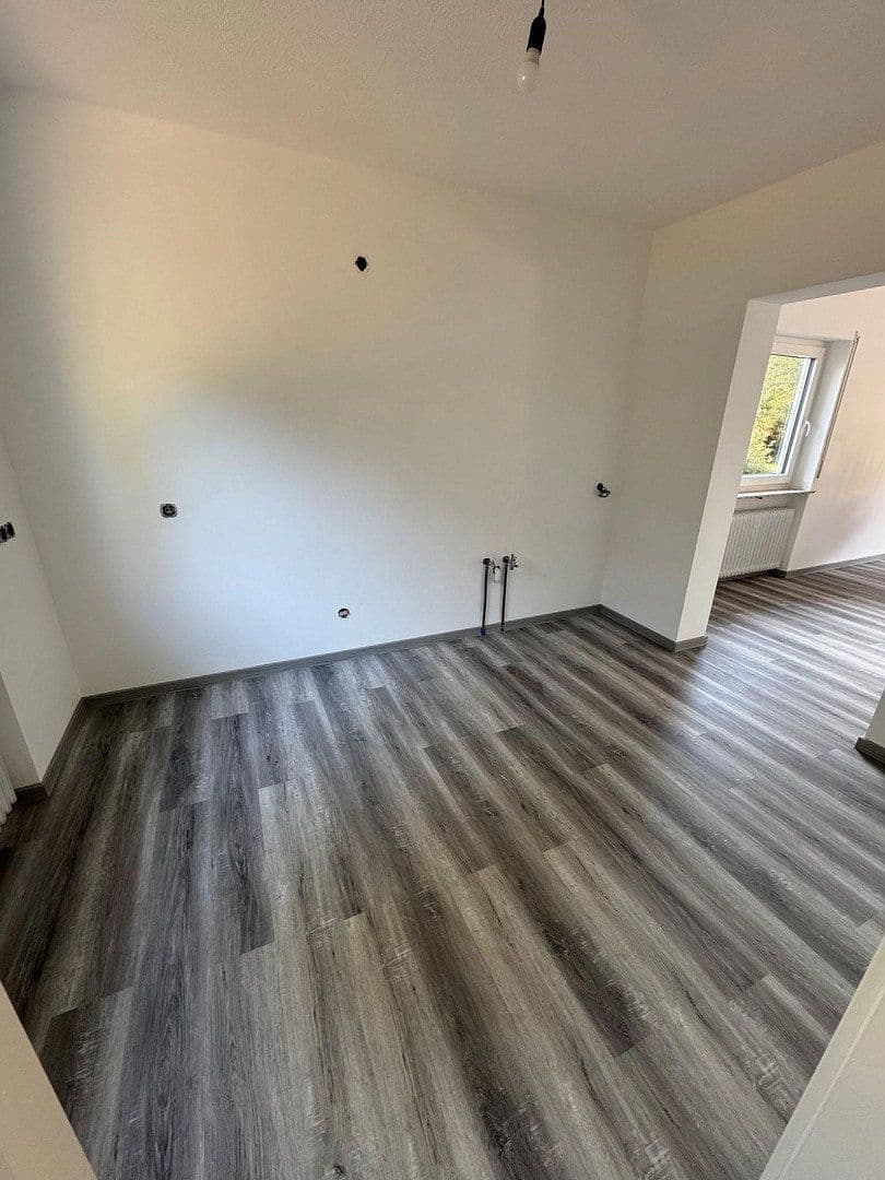 Prodej domu 167 m², pozemek 694 m², Königsberger Strasse 31, Baiersdorf, Bavorsko Prodej domu 167 m², pozemek 694 m², Königsberger Strasse 31, Baiersdorf, Bavorsko
