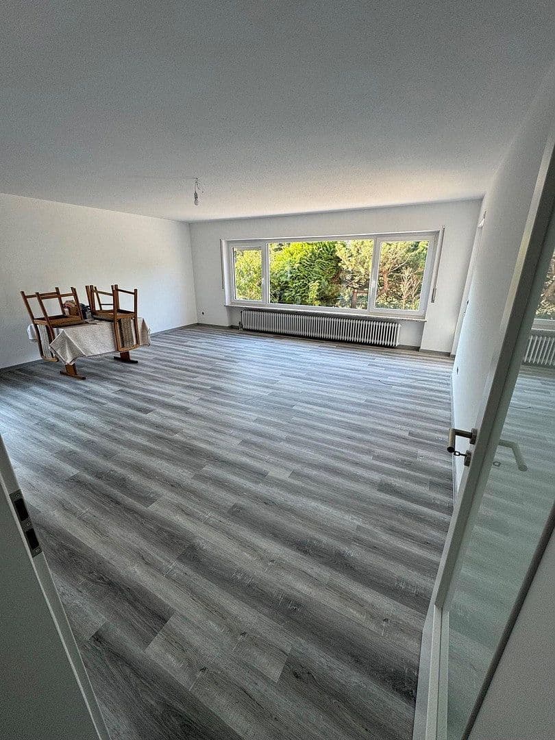 Prodej domu 167 m², pozemek 694 m², Königsberger Strasse 31, Baiersdorf, Bavorsko Prodej domu 167 m², pozemek 694 m², Königsberger Strasse 31, Baiersdorf, Bavorsko
