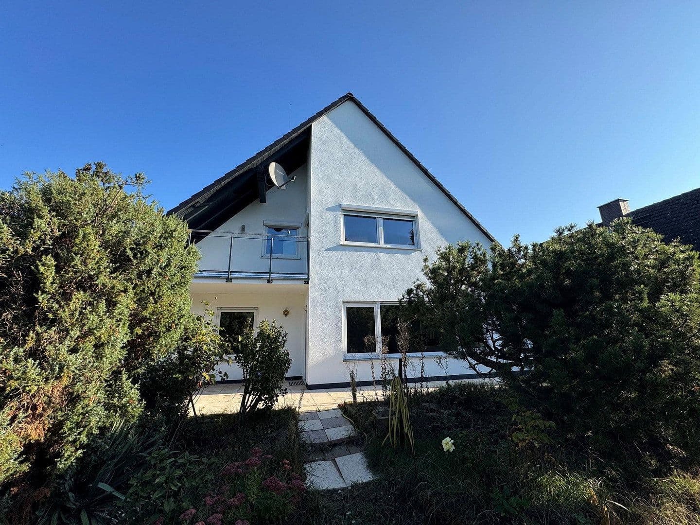 Prodej domu 167 m², pozemek 694 m², Königsberger Strasse 31, Baiersdorf, Bavorsko Prodej domu 167 m², pozemek 694 m², Königsberger Strasse 31, Baiersdorf, Bavorsko