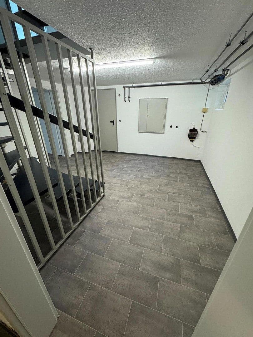 Prodej domu 167 m², pozemek 694 m², Königsberger Strasse 31, Baiersdorf, Bavorsko Prodej domu 167 m², pozemek 694 m², Königsberger Strasse 31, Baiersdorf, Bavorsko
