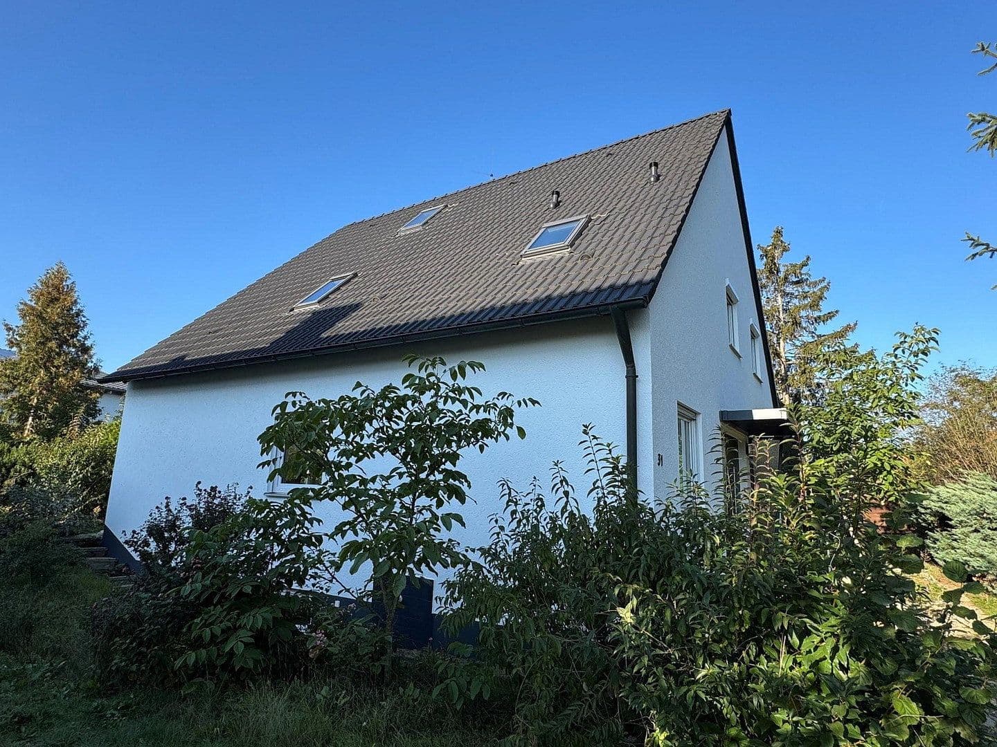 Prodej domu 167 m², pozemek 694 m², Königsberger Strasse 31, Baiersdorf, Bavorsko Prodej domu 167 m², pozemek 694 m², Königsberger Strasse 31, Baiersdorf, Bavorsko