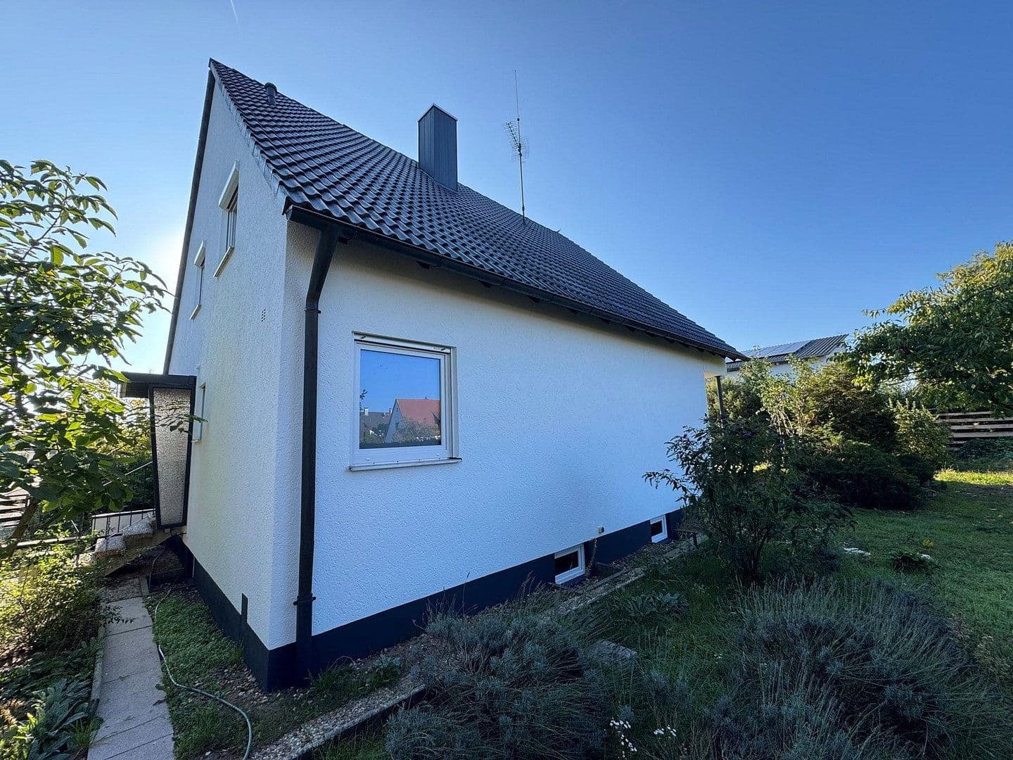 Prodej domu 167 m², pozemek 694 m², Königsberger Strasse 31, Baiersdorf, Bavorsko Prodej domu 167 m², pozemek 694 m², Königsberger Strasse 31, Baiersdorf, Bavorsko