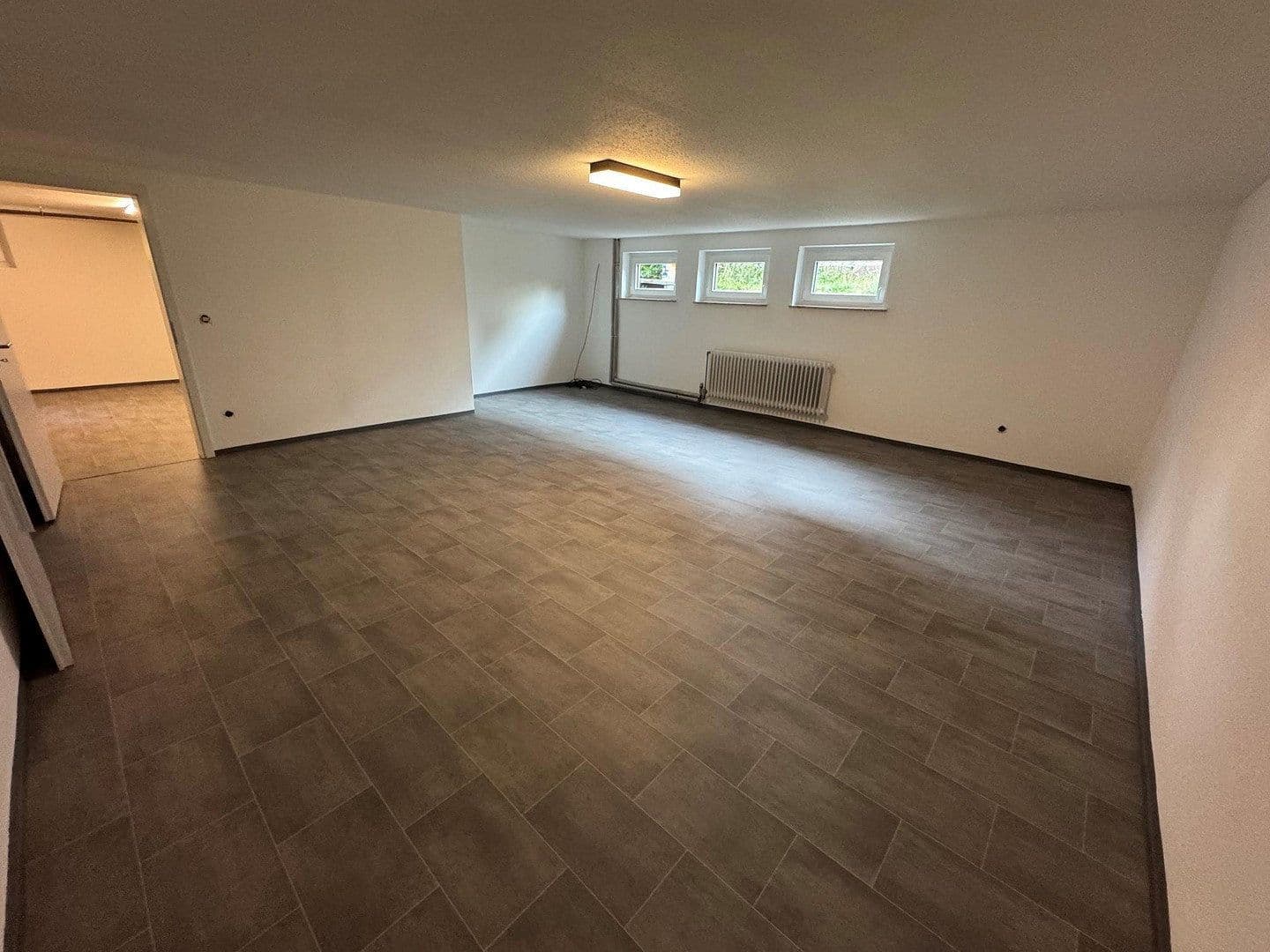 Prodej domu 167 m², pozemek 694 m², Königsberger Strasse 31, Baiersdorf, Bavorsko Prodej domu 167 m², pozemek 694 m², Königsberger Strasse 31, Baiersdorf, Bavorsko