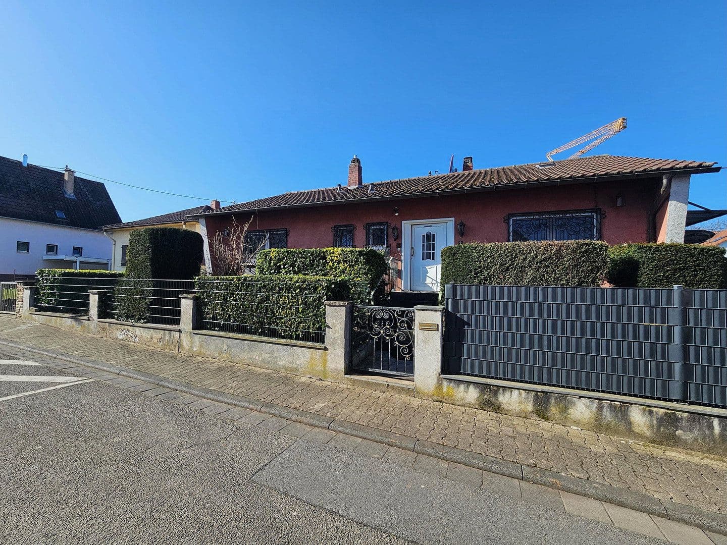 Prodej domu 107 m², pozemek 463 m², Schubertstraße 1, Undenheim, Porýní-Falc Prodej domu 107 m², pozemek 463 m², Schubertstraße 1, Undenheim, Porýní-Falc