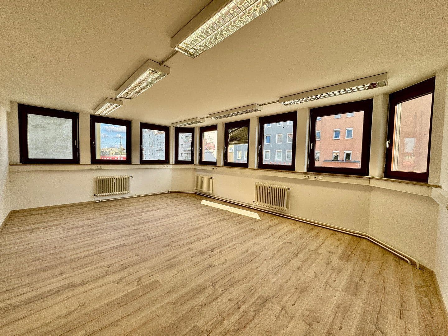 Prodej kanceláře 220 m², Pillenreuther Str. 14, Nürnberg, Bavorsko Prodej kanceláře 220 m², Pillenreuther Str. 14, Nürnberg, Bavorsko