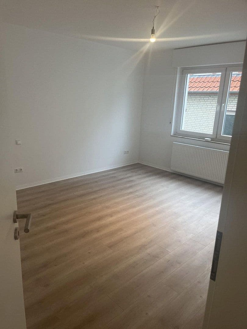 Pronájem bytu 3+1 76 m², Brunnenweg 8, Osnabrück, Dolní Sasko Pronájem bytu 3+1 76 m², Brunnenweg 8, Osnabrück, Dolní Sasko