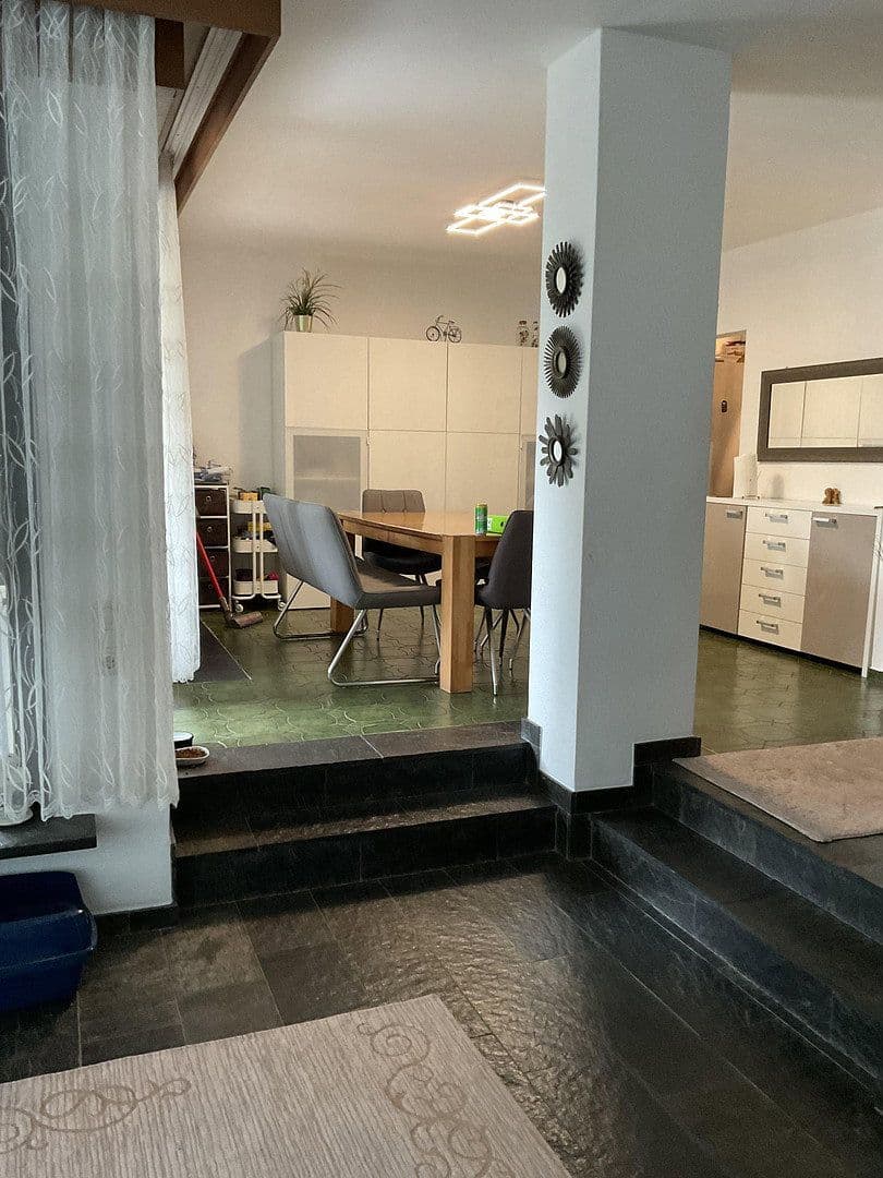 Prodej domu 240 m², pozemek 370 m², Bernhardstr.6, Mühlheim am Main, Hessen Prodej domu 240 m², pozemek 370 m², Bernhardstr.6, Mühlheim am Main, Hessen