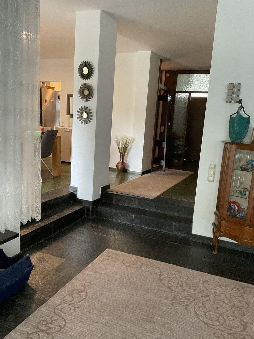 Prodej domu 240 m², pozemek 370 m², Bernhardstr.6, Mühlheim am Main, Hessen Prodej domu 240 m², pozemek 370 m², Bernhardstr.6, Mühlheim am Main, Hessen