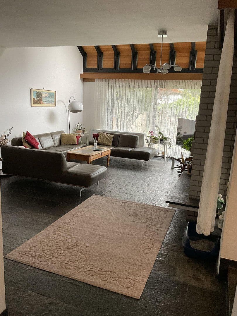 Prodej domu 240 m², pozemek 370 m², Bernhardstr.6, Mühlheim am Main, Hessen Prodej domu 240 m², pozemek 370 m², Bernhardstr.6, Mühlheim am Main, Hessen