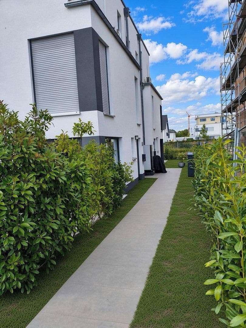Pronájem domu 158 m², pozemek 390 m², Pfarrer Olbert Allee 3 B, Hochheim, Hessen Pronájem domu 158 m², pozemek 390 m², Pfarrer Olbert Allee 3 B, Hochheim, Hessen