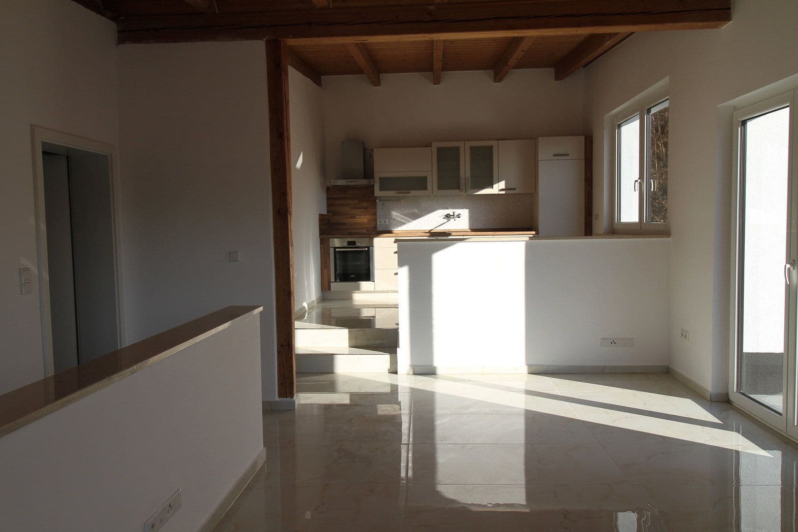 Prodej bytu 3+1 72 m², Jahn Strasse 10, Ergoldsbach, Bavorsko Prodej bytu 3+1 72 m², Jahn Strasse 10, Ergoldsbach, Bavorsko