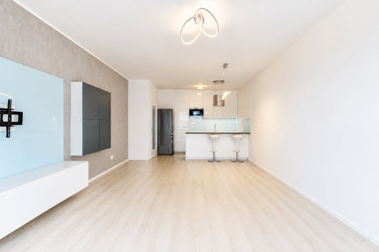 Pronájem bytu 3+kk 99 m², Zvěřinova, Praha, Praha Pronájem bytu 3+kk 99 m², Zvěřinova, Praha, Praha