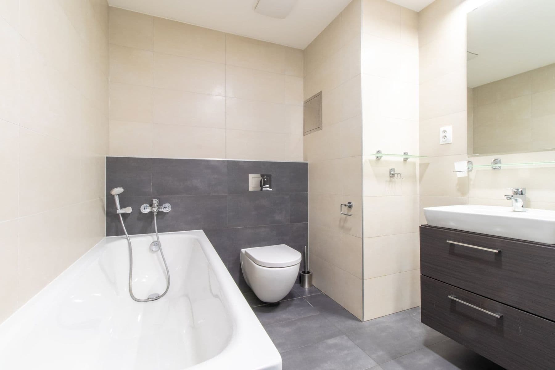 Pronájem bytu 3+kk 99 m², Zvěřinova, Praha, Praha Pronájem bytu 3+kk 99 m², Zvěřinova, Praha, Praha