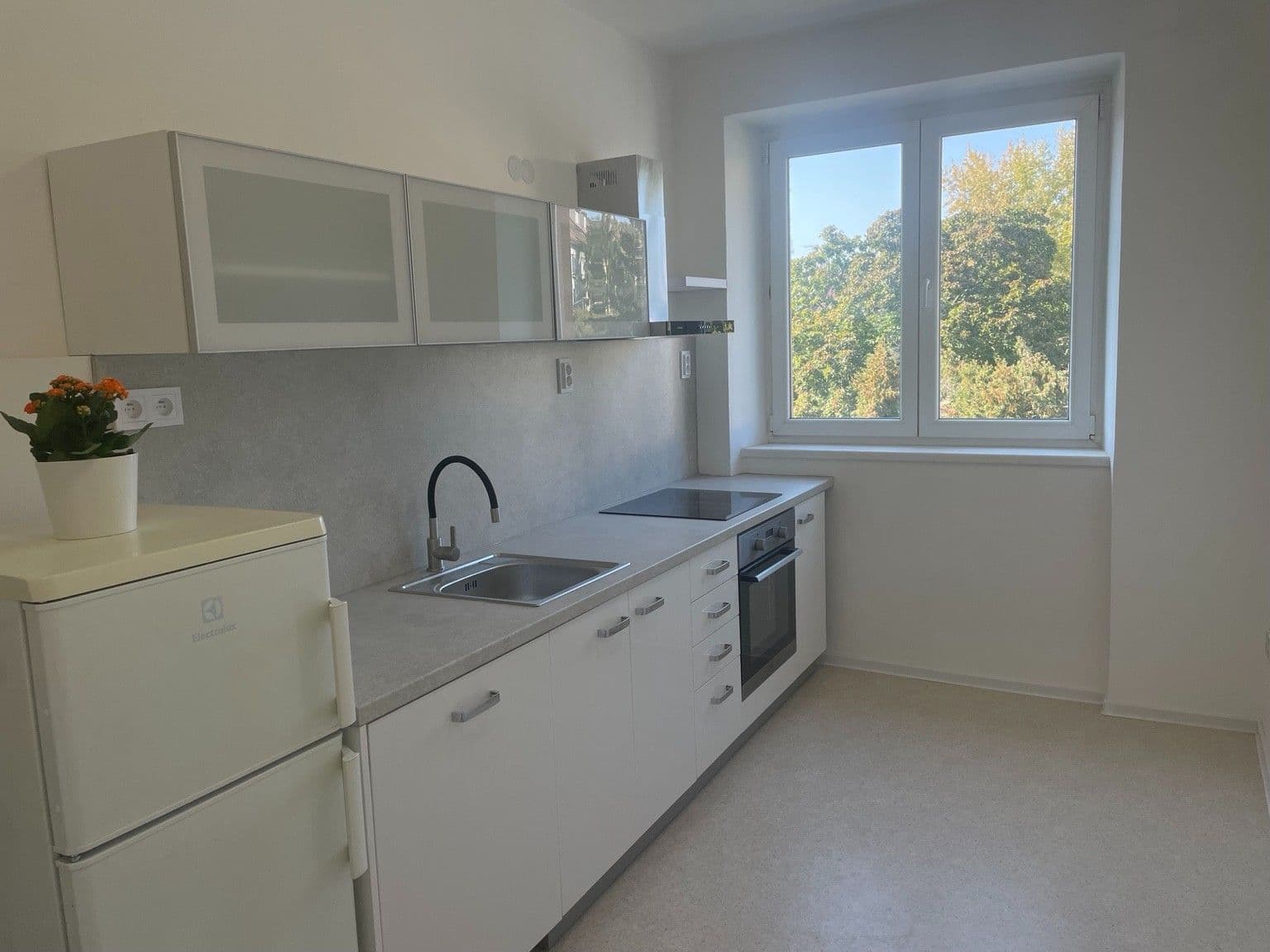 Pronájem bytu 1+1 40 m², Merhautova, Brno, Jihomoravský kraj Pronájem bytu 1+1 40 m², Merhautova, Brno, Jihomoravský kraj