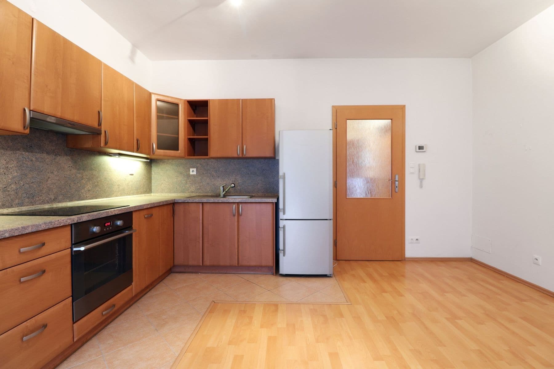 Pronájem bytu 2+kk 42 m², Meteorologická, Praha, Praha Pronájem bytu 2+kk 42 m², Meteorologická, Praha, Praha