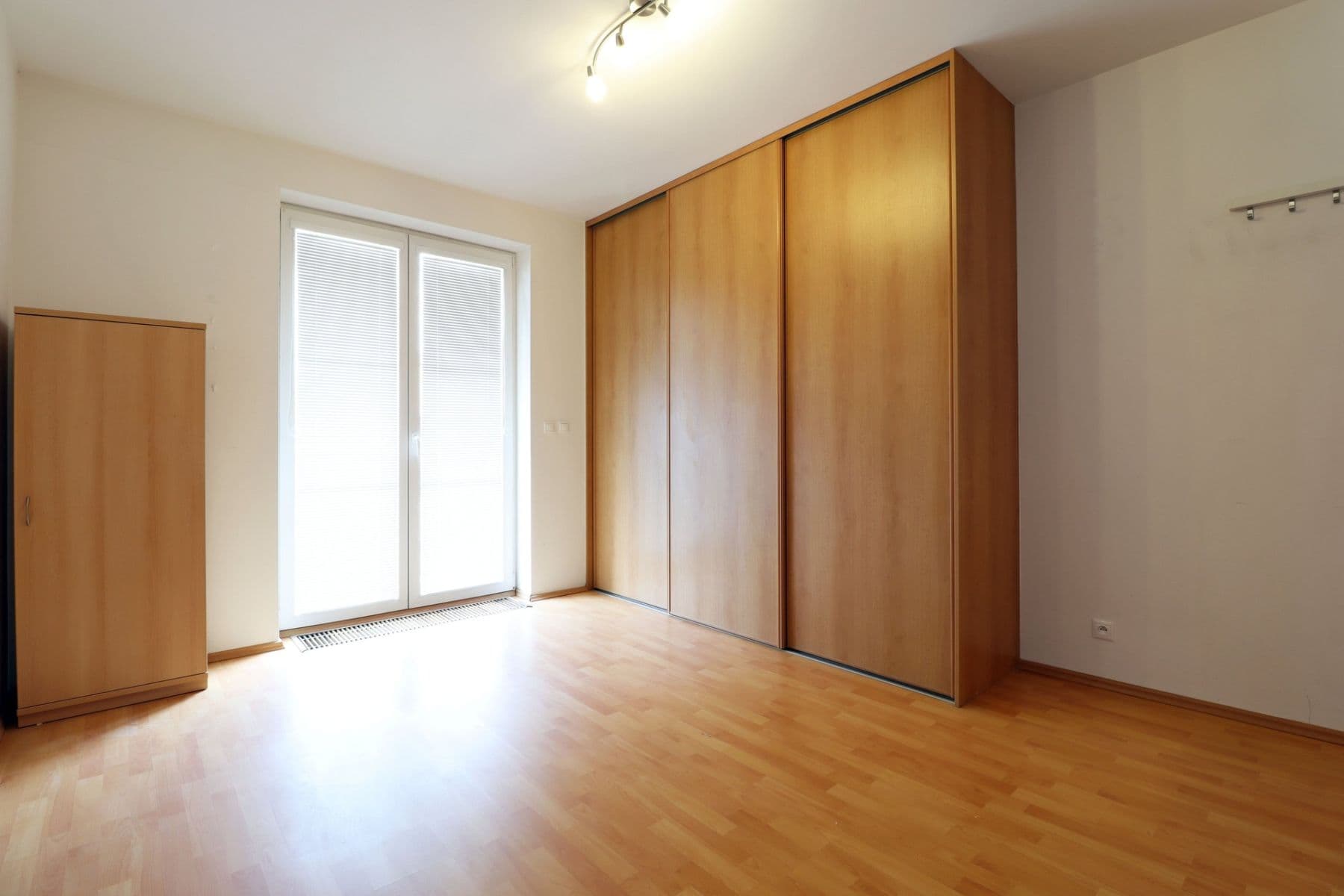 Pronájem bytu 2+kk 42 m², Meteorologická, Praha, Praha Pronájem bytu 2+kk 42 m², Meteorologická, Praha, Praha