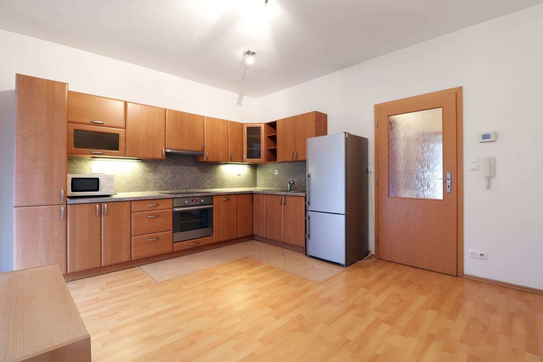 Pronájem bytu 2+kk 42 m², Meteorologická, Praha, Praha Pronájem bytu 2+kk 42 m², Meteorologická, Praha, Praha