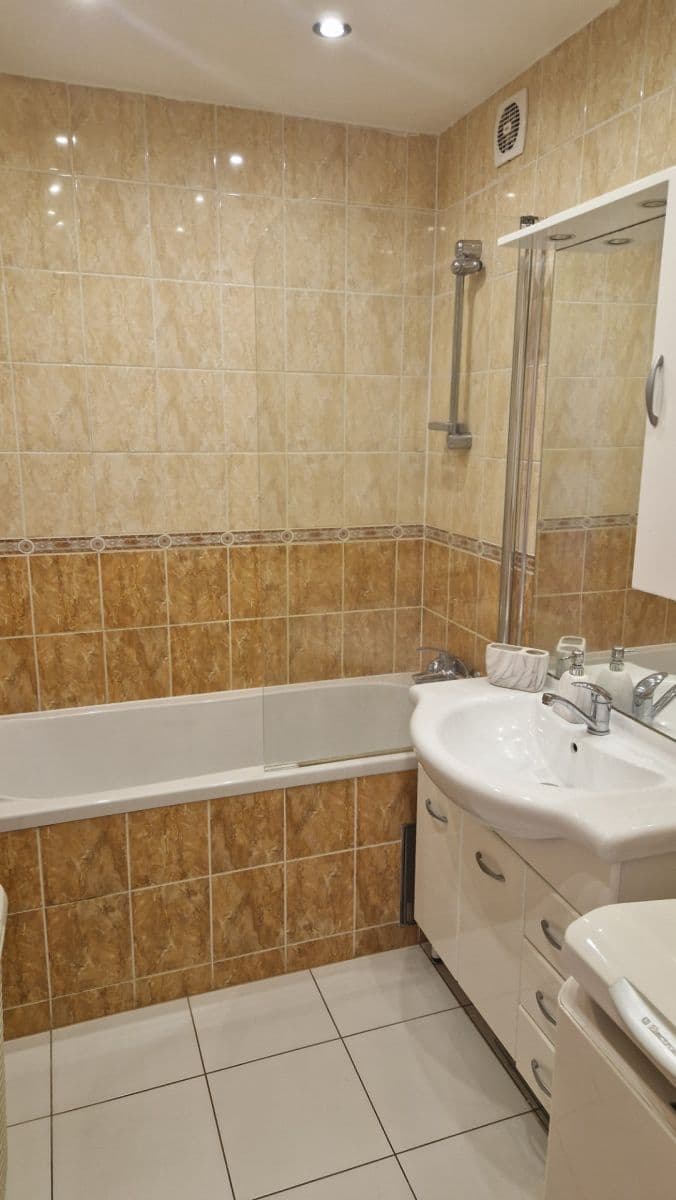 Pronájem bytu 2+1 60 m², Famfulíkova, Praha, Praha Pronájem bytu 2+1 60 m², Famfulíkova, Praha, Praha