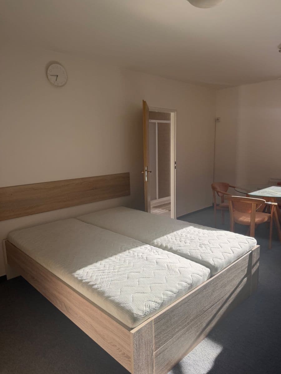Pronájem bytu 1+1 35 m², U Továren, Praha, Praha Pronájem bytu 1+1 35 m², U Továren, Praha, Praha