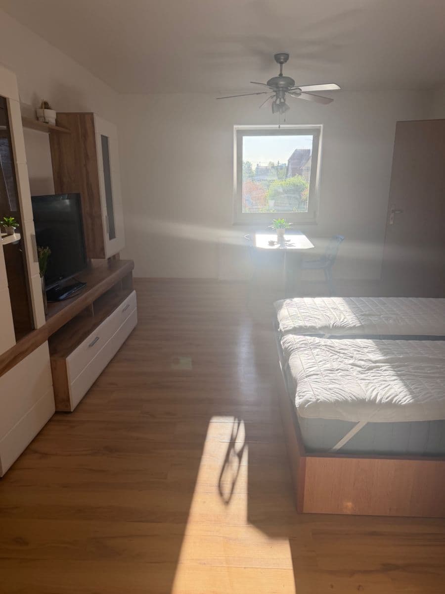 Pronájem bytu 1+1 35 m², U Továren, Praha, Praha Pronájem bytu 1+1 35 m², U Továren, Praha, Praha