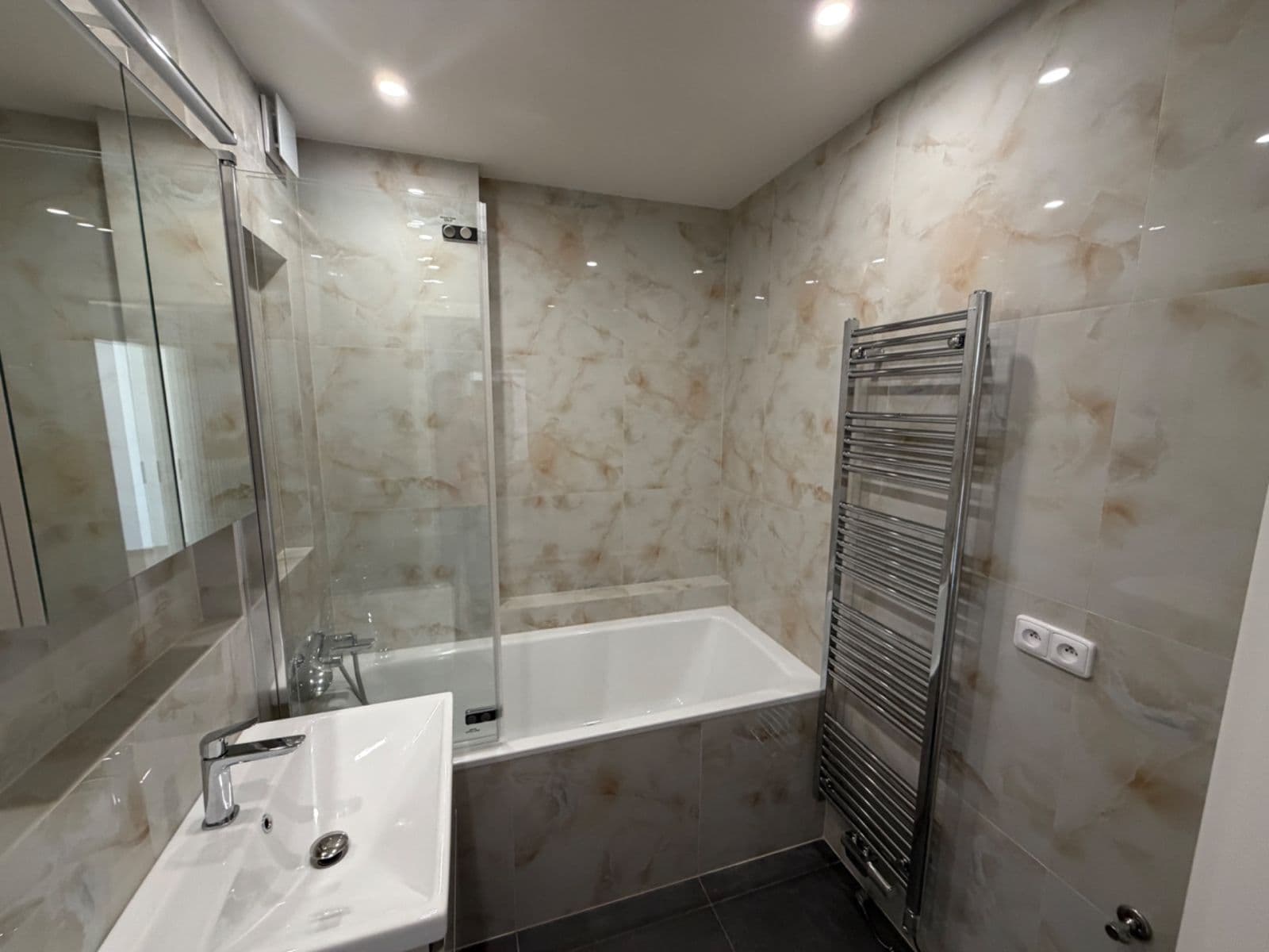 Pronájem bytu 3+kk 72 m², Sluneční náměstí, Praha, Praha Pronájem bytu 3+kk 72 m², Sluneční náměstí, Praha, Praha
