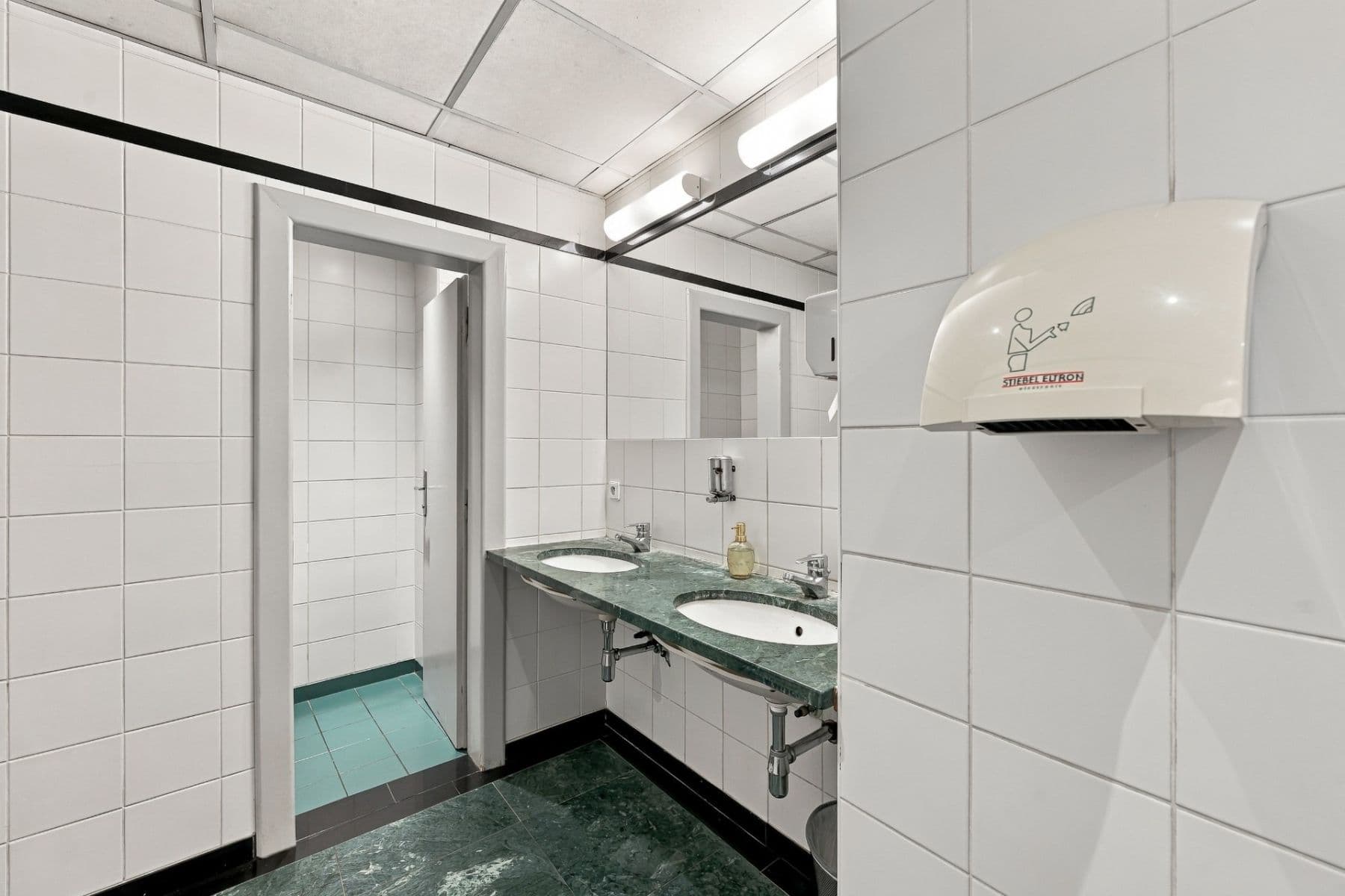 Pronájem kanceláře 1.120 m², Krakovská, Praha, Praha Pronájem kanceláře 1.120 m², Krakovská, Praha, Praha