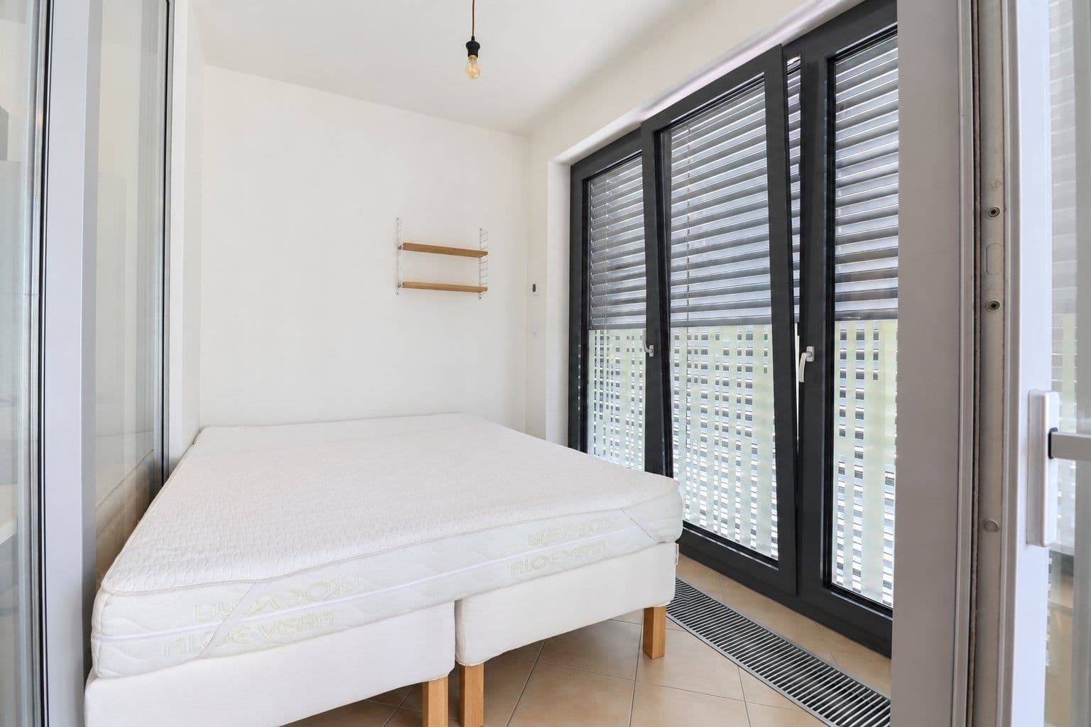 Pronájem bytu 1+1 31 m², Olšanská, Praha, Praha Pronájem bytu 1+1 31 m², Olšanská, Praha, Praha