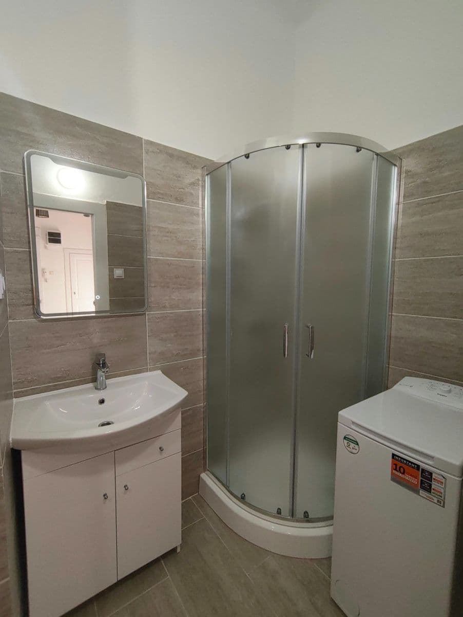Pronájem bytu 3+1 92 m², Chlumčanského, Praha, Praha Pronájem bytu 3+1 92 m², Chlumčanského, Praha, Praha