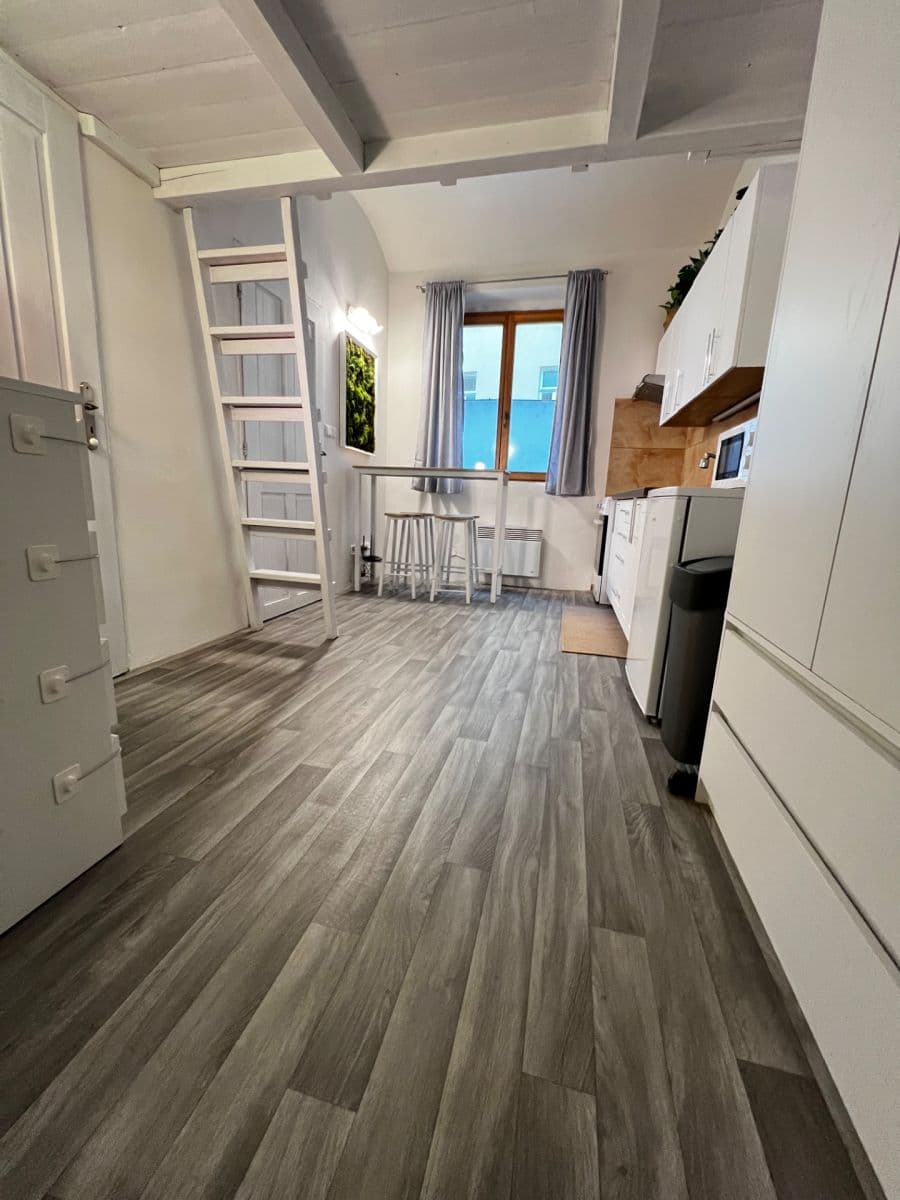 Pronájem bytu 2+kk 35 m², Plzeňská, Praha, Praha Pronájem bytu 2+kk 35 m², Plzeňská, Praha, Praha