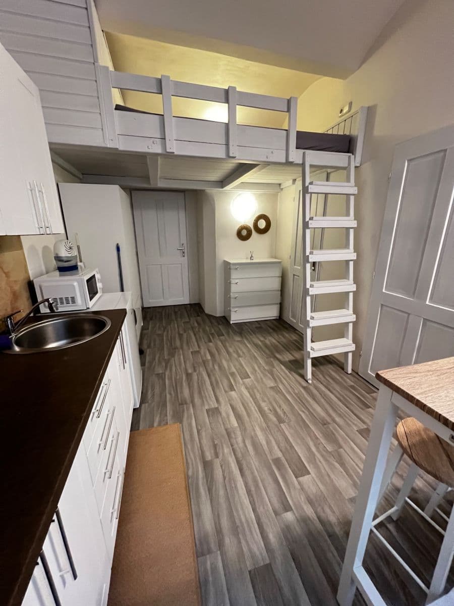 Pronájem bytu 2+kk 35 m², Plzeňská, Praha, Praha Pronájem bytu 2+kk 35 m², Plzeňská, Praha, Praha