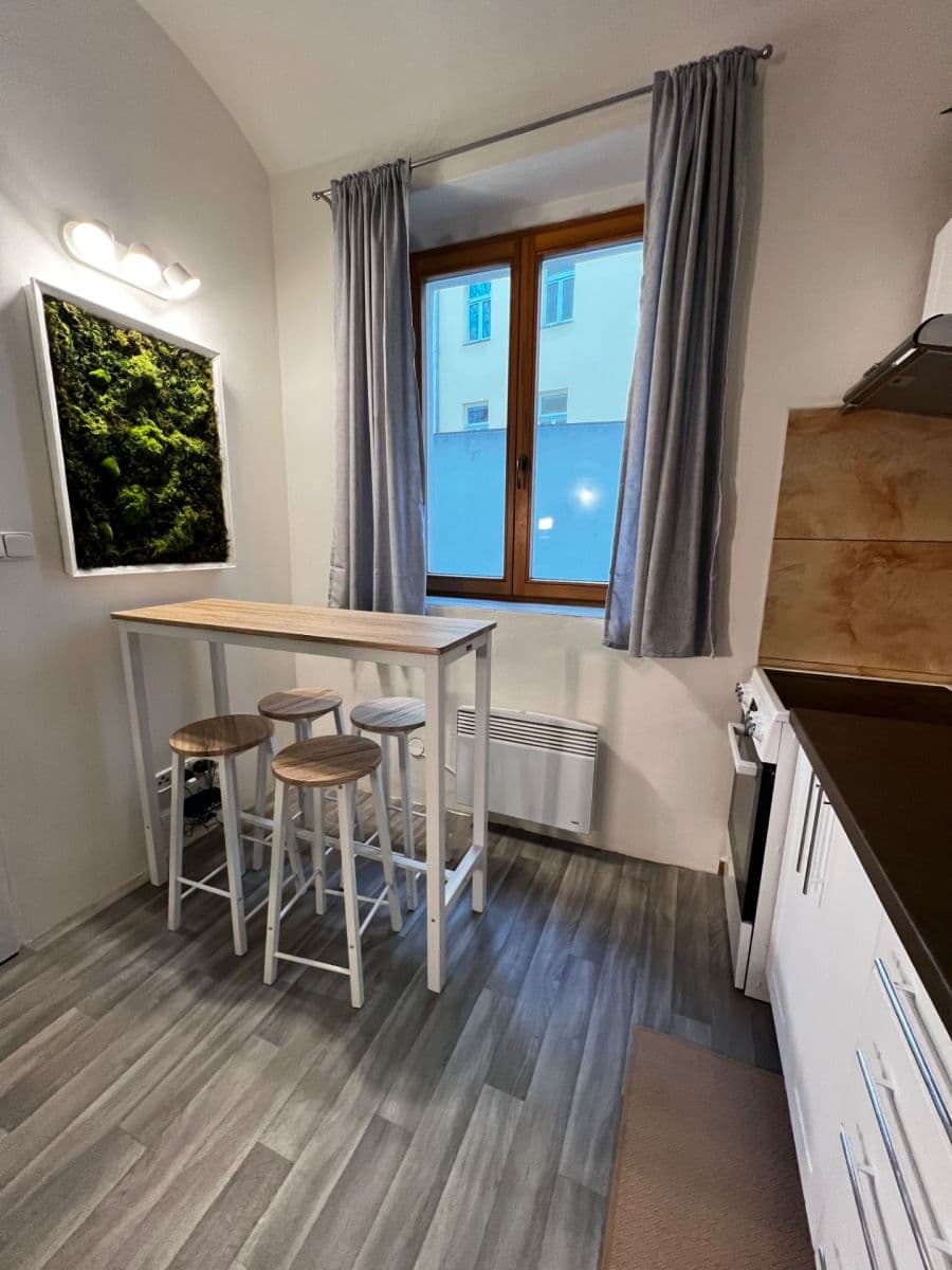 Pronájem bytu 2+kk 35 m², Plzeňská, Praha, Praha Pronájem bytu 2+kk 35 m², Plzeňská, Praha, Praha