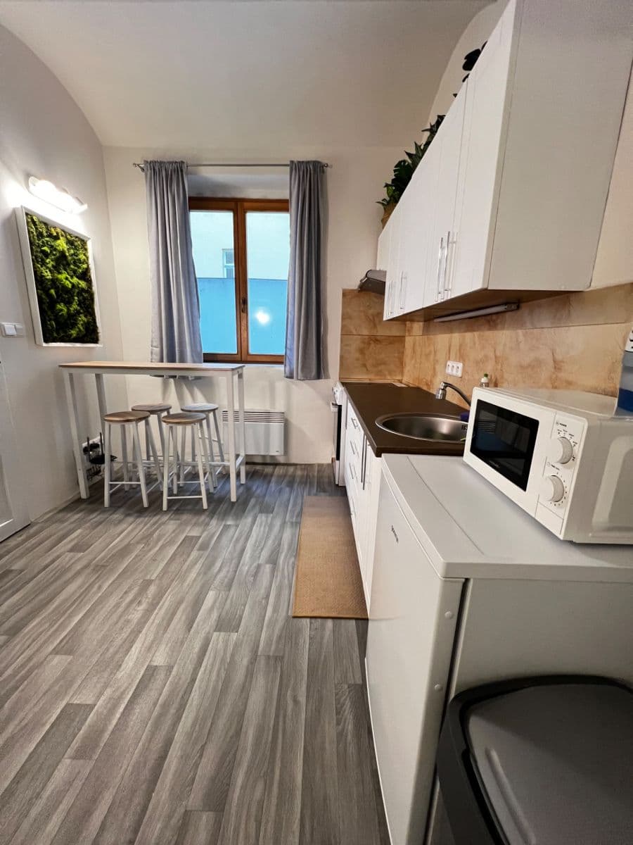 Pronájem bytu 2+kk 35 m², Plzeňská, Praha, Praha Pronájem bytu 2+kk 35 m², Plzeňská, Praha, Praha