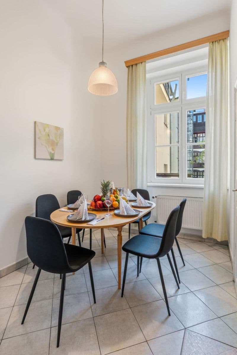 Pronájem bytu 151 m², Tyršova, Praha, Praha Pronájem bytu 151 m², Tyršova, Praha, Praha