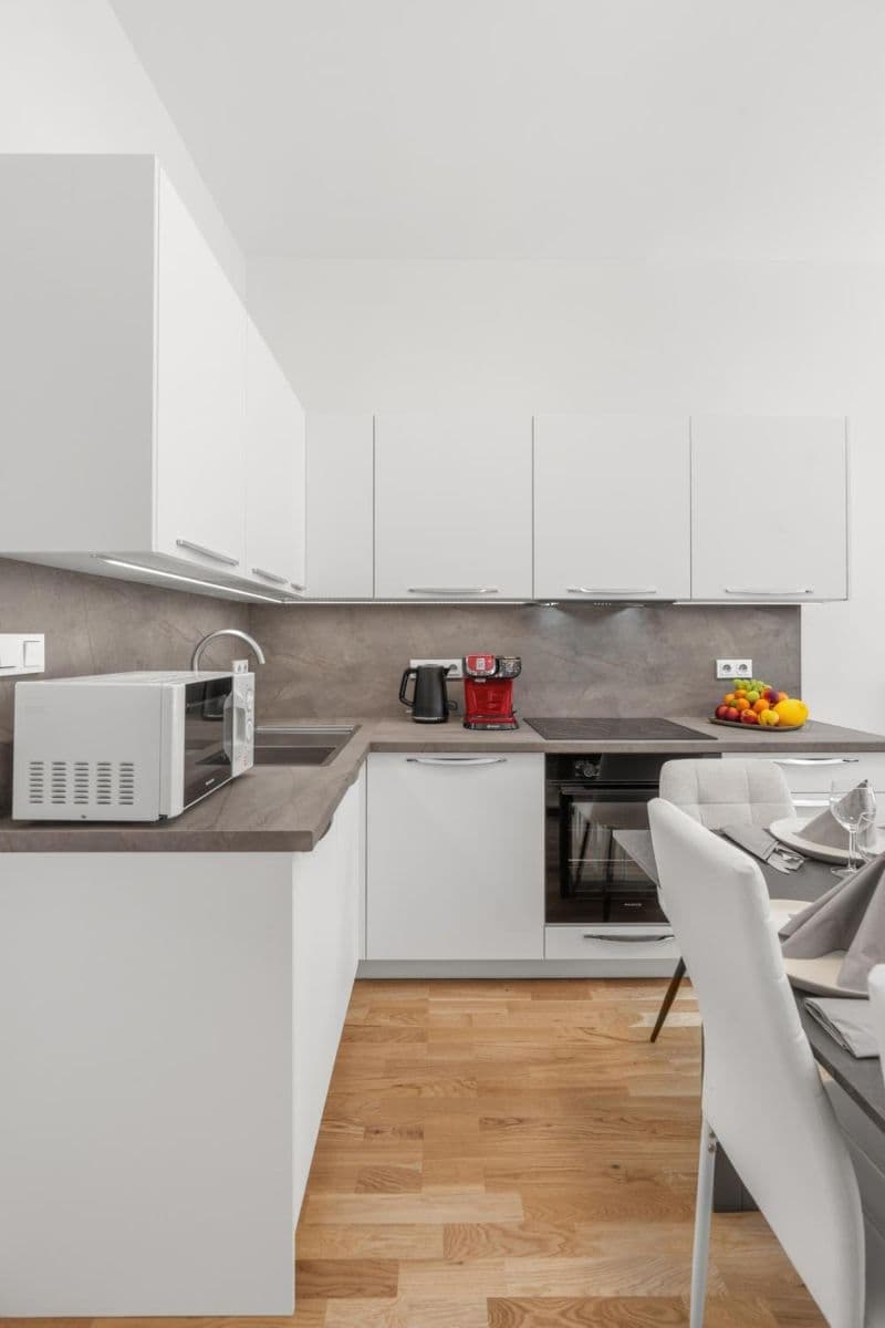 Pronájem bytu 112 m², Bělehradská, Praha, Praha Pronájem bytu 112 m², Bělehradská, Praha, Praha
