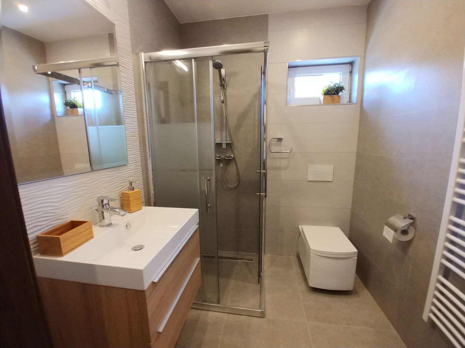 Pronájem domu 137 m², pozemek 312 m², Semonická, Praha, Praha Pronájem domu 137 m², pozemek 312 m², Semonická, Praha, Praha