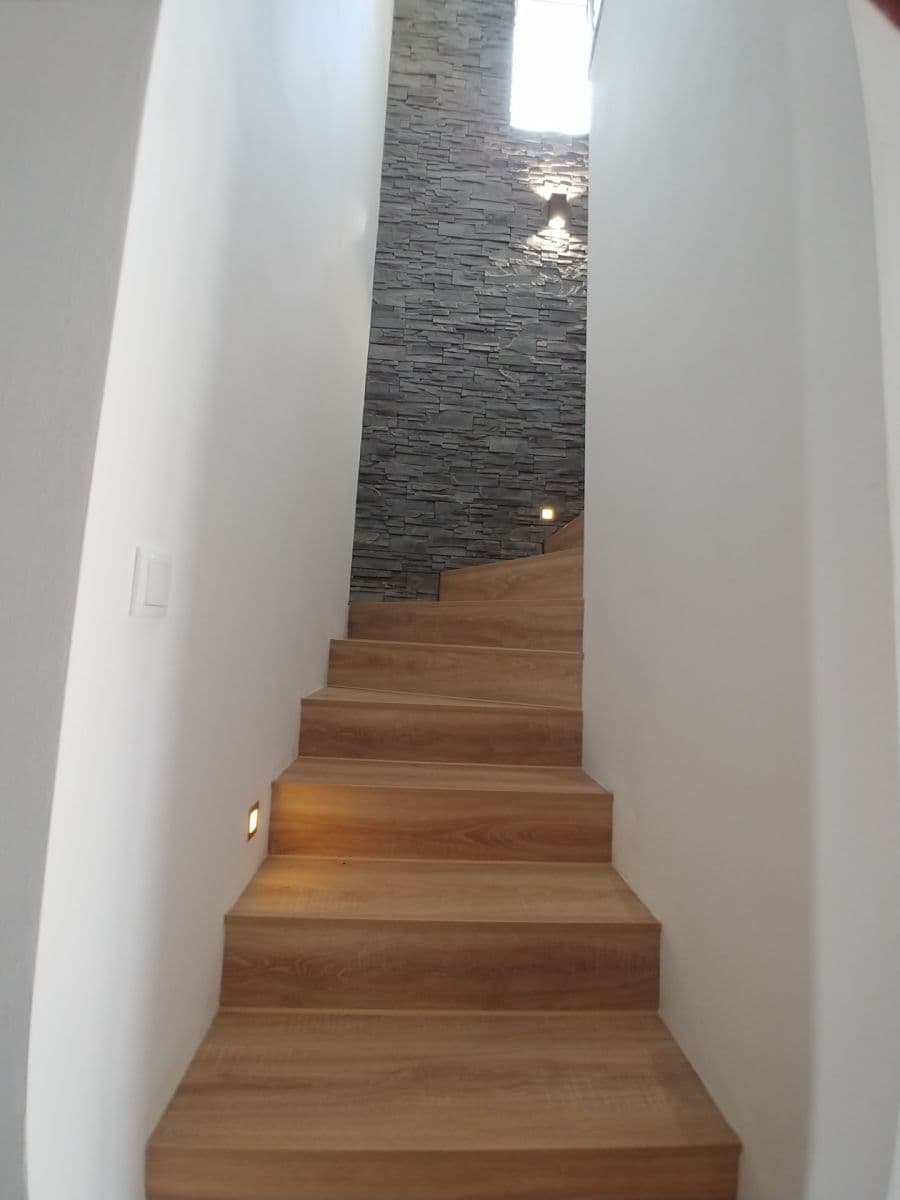 Pronájem domu 137 m², pozemek 312 m², Semonická, Praha, Praha Pronájem domu 137 m², pozemek 312 m², Semonická, Praha, Praha