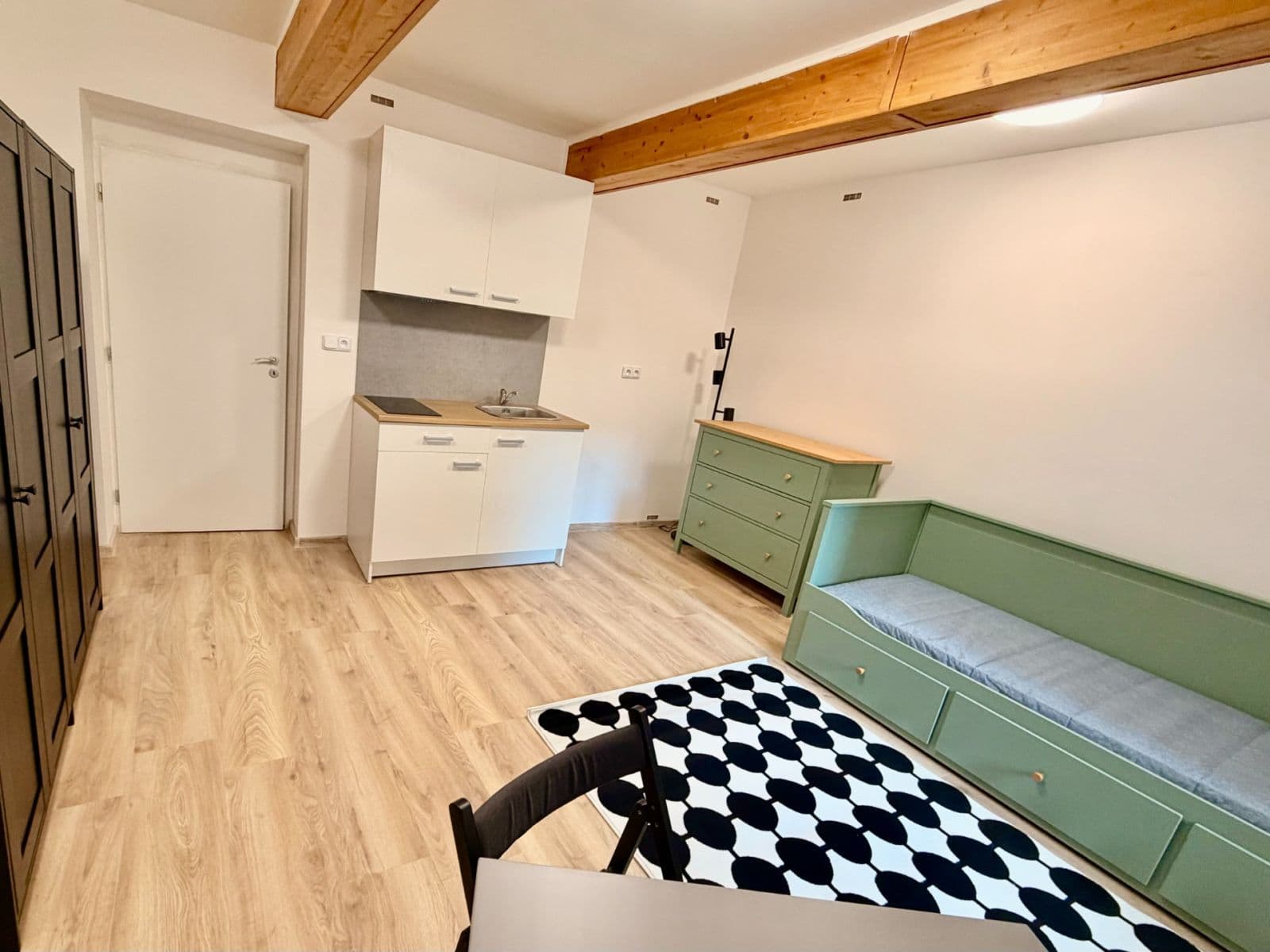 Pronájem bytu 1+kk 32 m², Bulharská, Praha, Praha Pronájem bytu 1+kk 32 m², Bulharská, Praha, Praha
