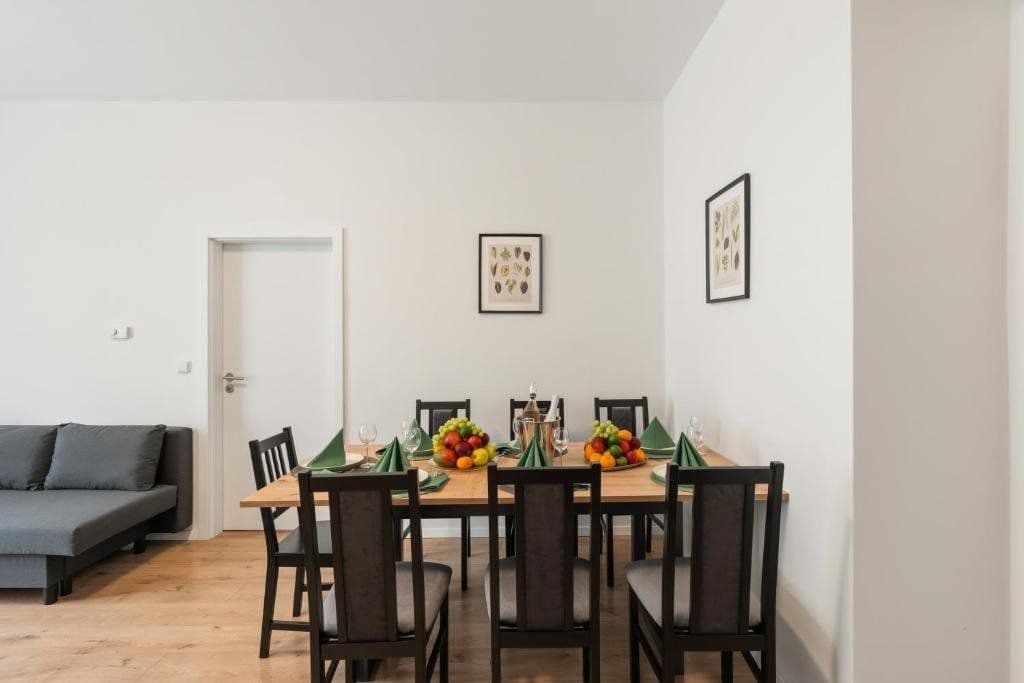 Pronájem bytu 138 m², Košická, Praha, Praha Pronájem bytu 138 m², Košická, Praha, Praha