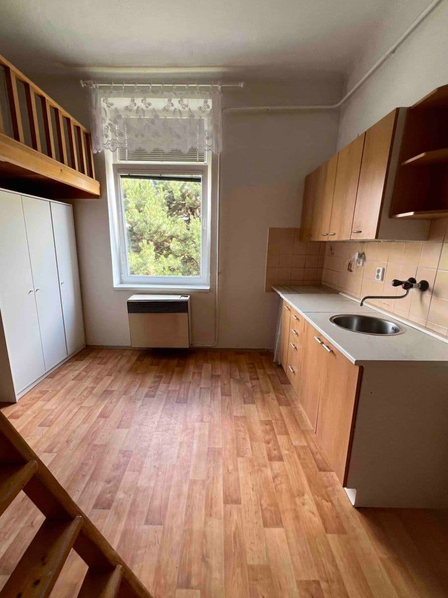 Prodej bytu 1+kk 26 m², Plzeňská, Králův Dvůr, Středočeský kraj Prodej bytu 1+kk 26 m², Plzeňská, Králův Dvůr, Středočeský kraj