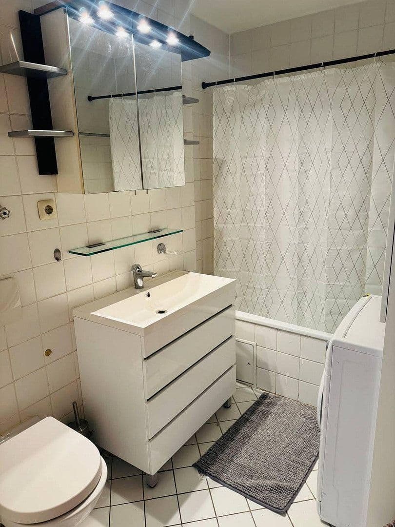 Pronájem bytu 3+1 71 m², Bahnhofallee 11, Markt Schwaben, Bavorsko Pronájem bytu 3+1 71 m², Bahnhofallee 11, Markt Schwaben, Bavorsko