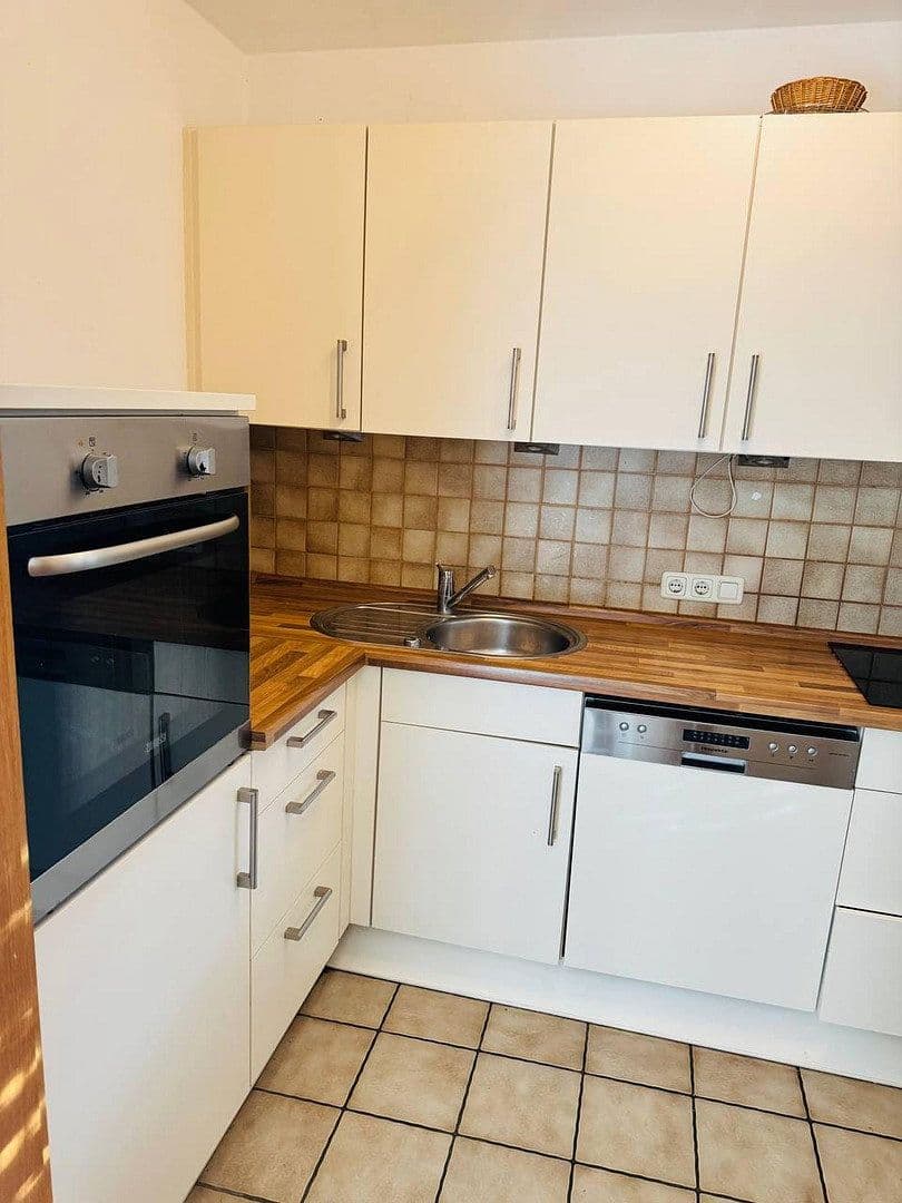 Pronájem bytu 3+1 71 m², Bahnhofallee 11, Markt Schwaben, Bavorsko Pronájem bytu 3+1 71 m², Bahnhofallee 11, Markt Schwaben, Bavorsko