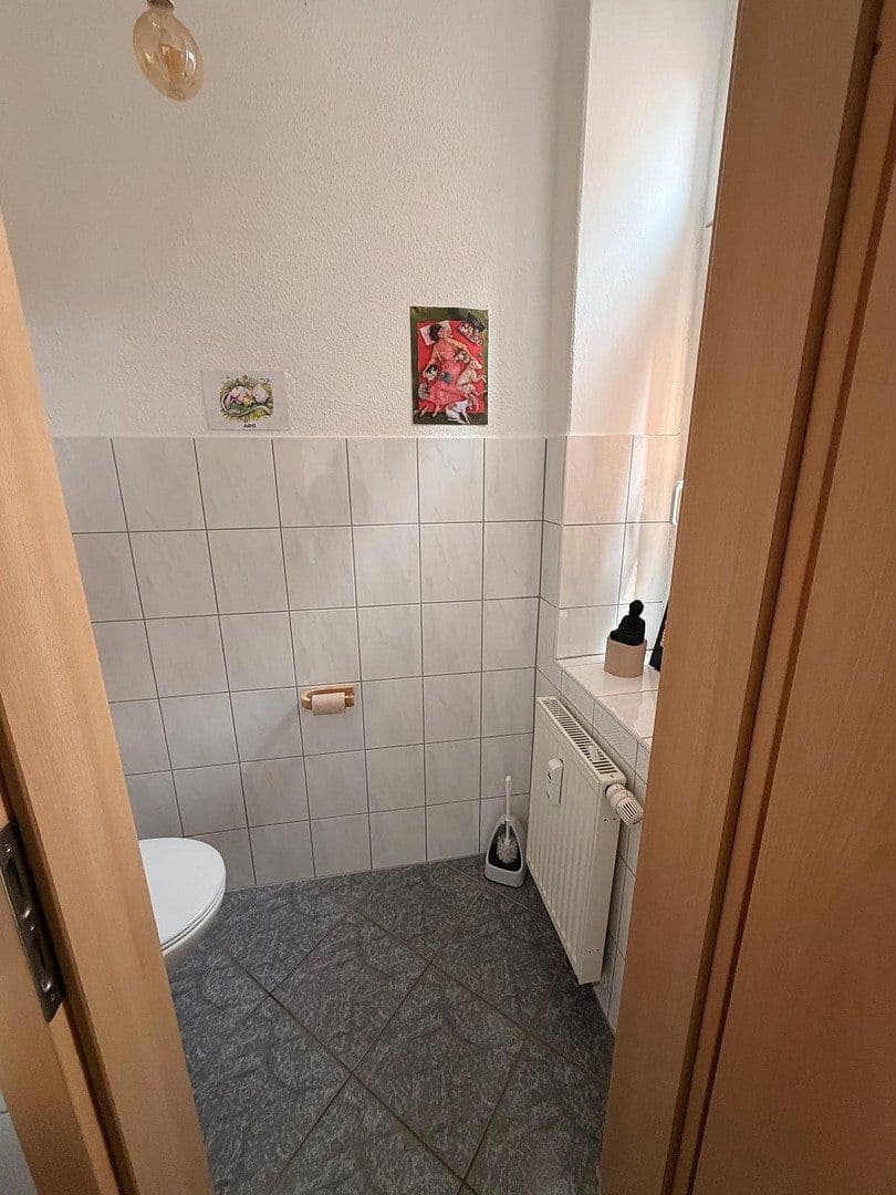 Pronájem bytu 2+1 58 m², August-Bebel-Str. 9, Hirschberg, Durynsko Pronájem bytu 2+1 58 m², August-Bebel-Str. 9, Hirschberg, Durynsko