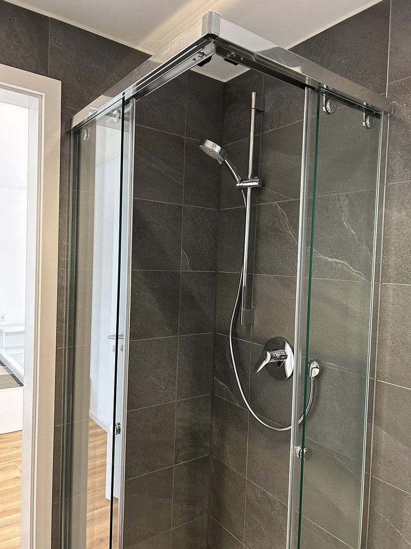 Pronájem bytu 1+1 28 m², Esslingen am Neckar, Bádensko-Württembersko Pronájem bytu 1+1 28 m², Esslingen am Neckar, Bádensko-Württembersko